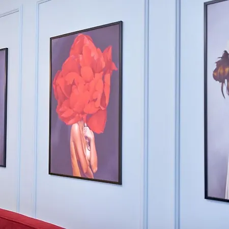 Laguna 6 Z Garazem *