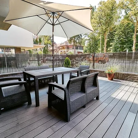 Laguna 6 Z Garazem *