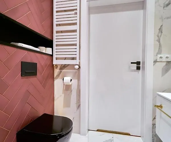 Laguna 6 Z Garazem *